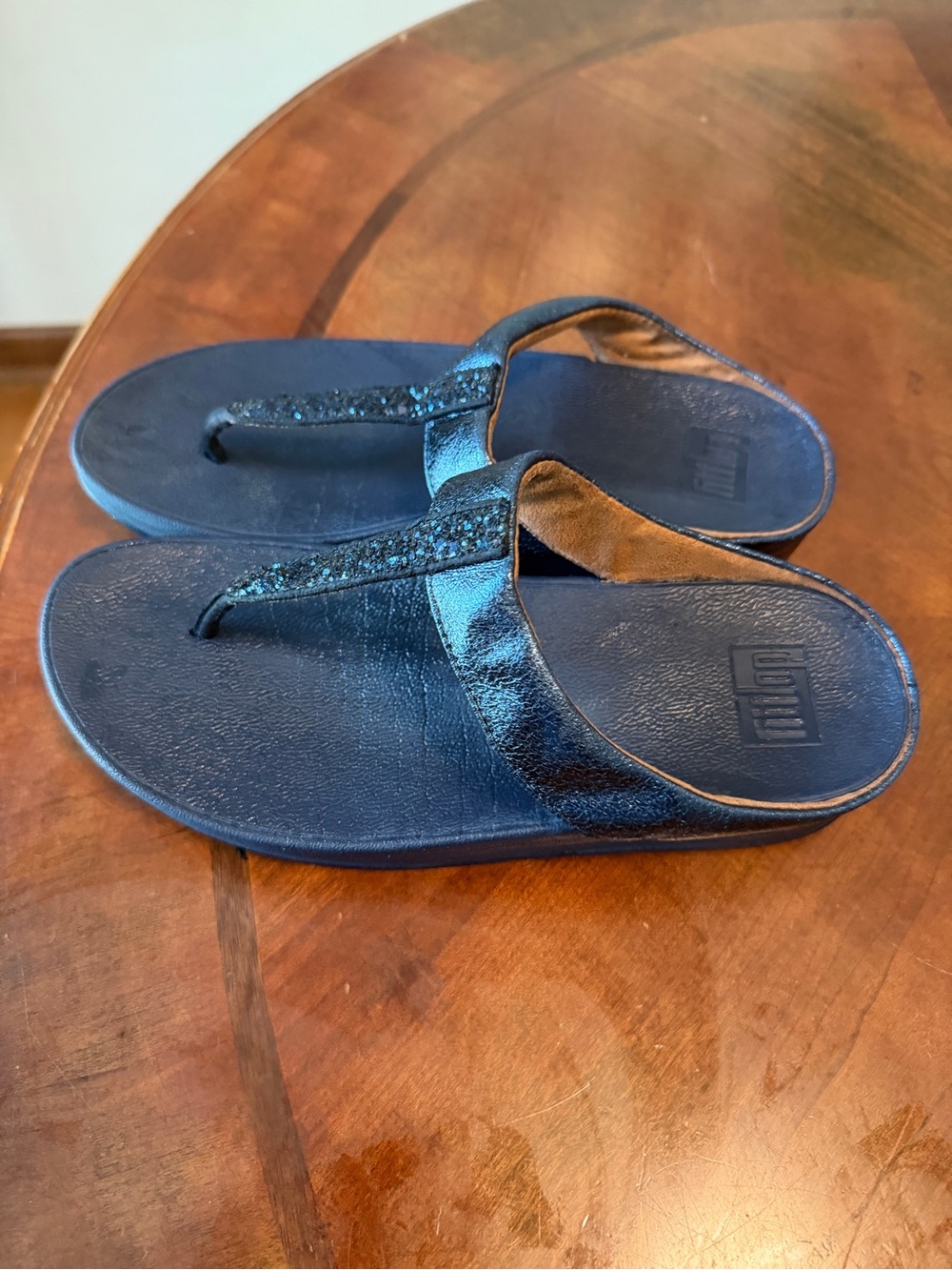 FitFlop Lulu Glitz Blue Sparkling Sandals Size 7 Slip On Toe Post Thongs - Picture 2 of 12